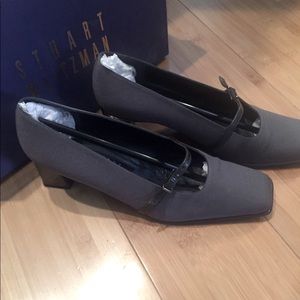 NWT. VTG Stuart weitzman square toed heels
